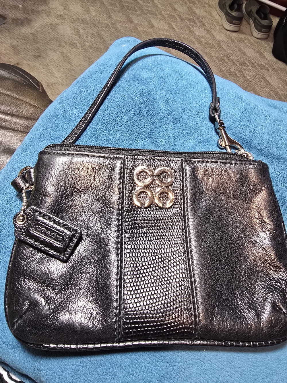 COACH Black Leather Wristlet with Signature Hardware Great Condition 6.5x4.5 - Picture 2 of 11